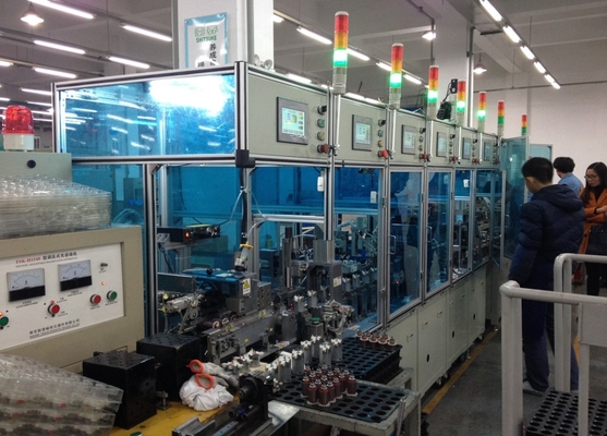 La chaîne de montage de servopresse de moteur d'aspirateur, chaîne de production automatisée conçue pour la fabrication d'aspirateur m